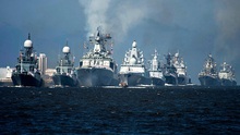 Hàng trăm tàu quân sự Nga phô diễn sức mạnh trong Ngày Hải quân