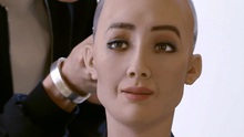 VIDEO: Robot Sophia có thể làm nhiều điều đáng kinh ngạc