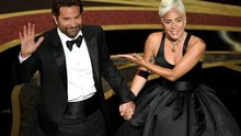 Oscar 2019: Xem lại màn diễn 'Shallow' tình tứ của Lady Gaga và Bradley Cooper