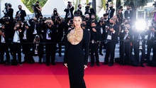 Bella Hadid dùng trang sức che vòng 1 trên thảm đỏ Cannes