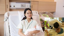 Phạm Quỳnh Anh bất ngờ trước phản ứng của bạn trai khi chứng kiến con chào đời