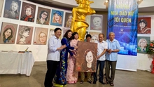 Trao tặng 100 bức tranh chân dung nữ nhà báo cho Bảo tàng Phụ nữ Việt Nam