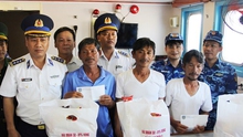 5 ngư dân tỉnh Bình Thuận gặp nạn trên biển đã về với gia đình