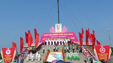 Lễ Thượng cờ 'Thống nhất non sông' bên bờ Hiền Lương - Bến Hải
