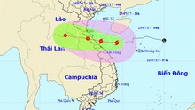 Tin mới nhất cơn bão số 4: Gió giật cấp 9 - 10 đổ bộ Hà Tĩnh - Quảng Trị