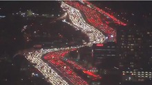 VIDEO: Cảnh tắc đường tuyệt đẹp nhân ngày Lễ tạ ơn ở Mỹ nhìn từ trên cao