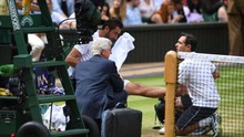 Marin Cilic bật khóc khi đang đánh với Federer ở Chung kết Wimbledon