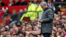 Mourinho: 'Thời buổi này, đến đi vệ sinh cũng có thể bị gãy chân'