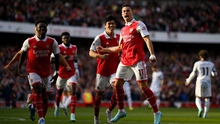 Arsenal 3-2 Liverpool: Saka cú đúp, Thiago là tội đồ, Arsenal lấy lại ngôi đầu