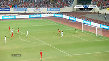 Ghi bàn gỡ hòa cho U23 Việt Nam, Văn Đức được người hâm mộ phát cuồng, ví là Bergkamp