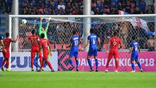 VIDEO: Hậu vệ tuyển Thái Lan lập 'siêu phẩm' sút phạt góc vào lưới Indonesia