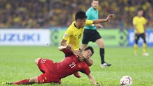 Đình Trọng chấn thương nặng, lỡ hẹn với Asian Cup, phải sang Hàn Quốc phẫu thuật gấp