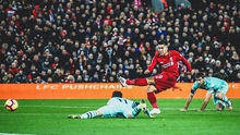 Huyền thoại Arsenal: 'Hàng thủ đá như học sinh trước Liverpool, chỉ đáng xách dép cho Van Dijk'