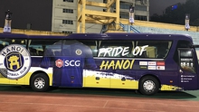 Hà Nội FC vs Than Quảng Ninh: Xe bus của Hà Nội FC chưa được thay ‘áo mới’