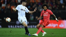 Marcelo bị chỉ trích vì ăn vạ thô thiển trong trận thua của Real Madrid