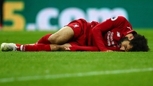Salah chấn thương nặng, ôm mặt khóc, có thể nghỉ trận Liverpool vs Barca
