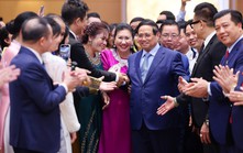 Thủ tướng gặp mặt đại diện doanh nghiệp nhân Ngày doanh nhân Việt Nam