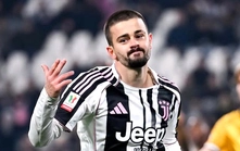 Juventus chào 2026 với 'cặp kính 3D' của Zhegrova