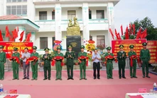 Khánh thành tượng đài “Bác Hồ với chiến sĩ Biên phòng” ở Cà Mau