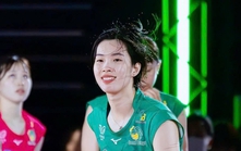 Thanh Thúy nghỉ hẳn 1 set trong ngày đội nhà thua sốc, HLV Nhật Bản thừa nhận sự thật