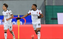 Nkunku giúp Milan thoát thua ở Serie A