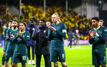 Cầu thủ Man City hoàn tiền vé cho CĐV sau thất bại sốc tại Champions League