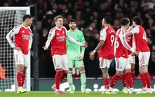 Arsenal: Càng phụ thuộc “bóng chết”, tiền đạo càng vô hại