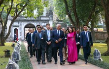 Chủ tịch Hội đồng châu Âu tham quan Văn Miếu - Quốc Tử Giám