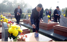 Tổng Bí thư dâng hương tại Nghĩa trang liệt sĩ Quốc gia A1