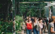 Rộn ràng không gian hồ Hoàn Kiếm trong ngày kỷ niệm 72 năm Giải phóng Thủ đô