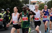 Eliud Kipchoge vô địch Melbourne Marathon 2026, lập kỷ lục đường chạy: Giữ mãi ngọn lửa truyền cảm hứng