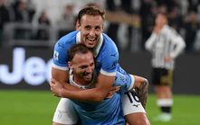 Serie A đêm qua: Lazio lập kỷ lục khi hạ Juventus 3-0; Milan thắng nghẹt thở trong trận đấu có 5 bàn