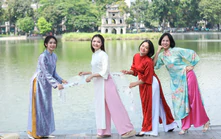 Ngắm nét duyên dáng áo dài nhân Ngày Phụ nữ Việt Nam 20/10