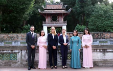 Thủ tướng Liechtenstein tham quan Văn Miếu - Quốc Tử Giám