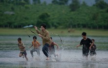 Đen đưa khán giả khám phá vẻ đẹp Tây Nguyên qua "Những em bé mặt trời"
