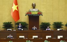  Quốc hội nghe trình bày tờ trình về 5 dự án luật