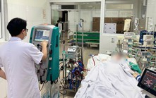 Nam thanh niên 23 tuổi suy hô hấp nặng do tự điều trị sốt xuất huyết tại nhà 