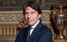 Antonio Conte dẫn đầu danh sách ứng viên thay thế Carrick làm HLV MU