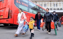 Hàng vạn người dân rời Hà Nội về quê đón Tết, giao thông ùn ứ cục bộ