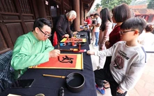 Nét đẹp tục xin chữ, cho chữ đầu Xuân: Lan tỏa tinh thần “Quốc học” trong đời sống hôm nay