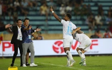 HLV Vũ Hồng Việt giúp Xuân Son 'hồi sinh'?