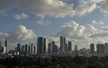 Iran tấn công các căn cứ quân sự Mỹ trong khu vực