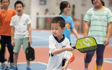 Chạy theo trào lưu, nhiều phụ huynh cho con học pickleball quá sớm