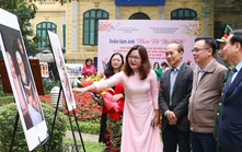 Khai mạc triển lãm ảnh "Xuân Hà Nội 2026"