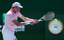 Thắng chóng vánh sao trẻ gốc Việt, Sinner ‘tốc hành’ vào bán kết Indian Wells 2026