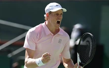 Sinner thắng trận thứ 6 liên tiếp trước Zverev để lần đầu vào chung kết Indian Wells