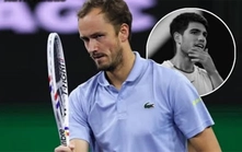 Alcaraz thua trận đầu tiên trong năm, lỡ hẹn chung kết Indian Wells Masters với Sinner