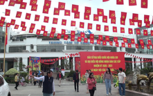 Nghệ sĩ hòa cùng cử tri trong ngày hội lớn của đất nước