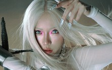 “Giả vờ” của Phùng Khánh Linh: Khi con người chọn ở lại trong sự phủ nhận