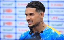 Đỗ Hoàng Hên: 'HLV Kim Sang Sik động viên tôi'